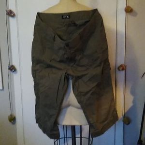 Apt 9 capri cargo pants